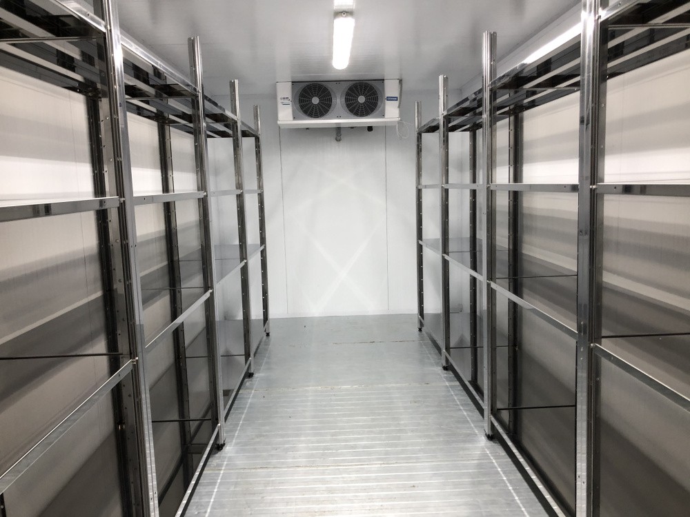 Поставка холодильной камеры и оснащение складской зоны хранения